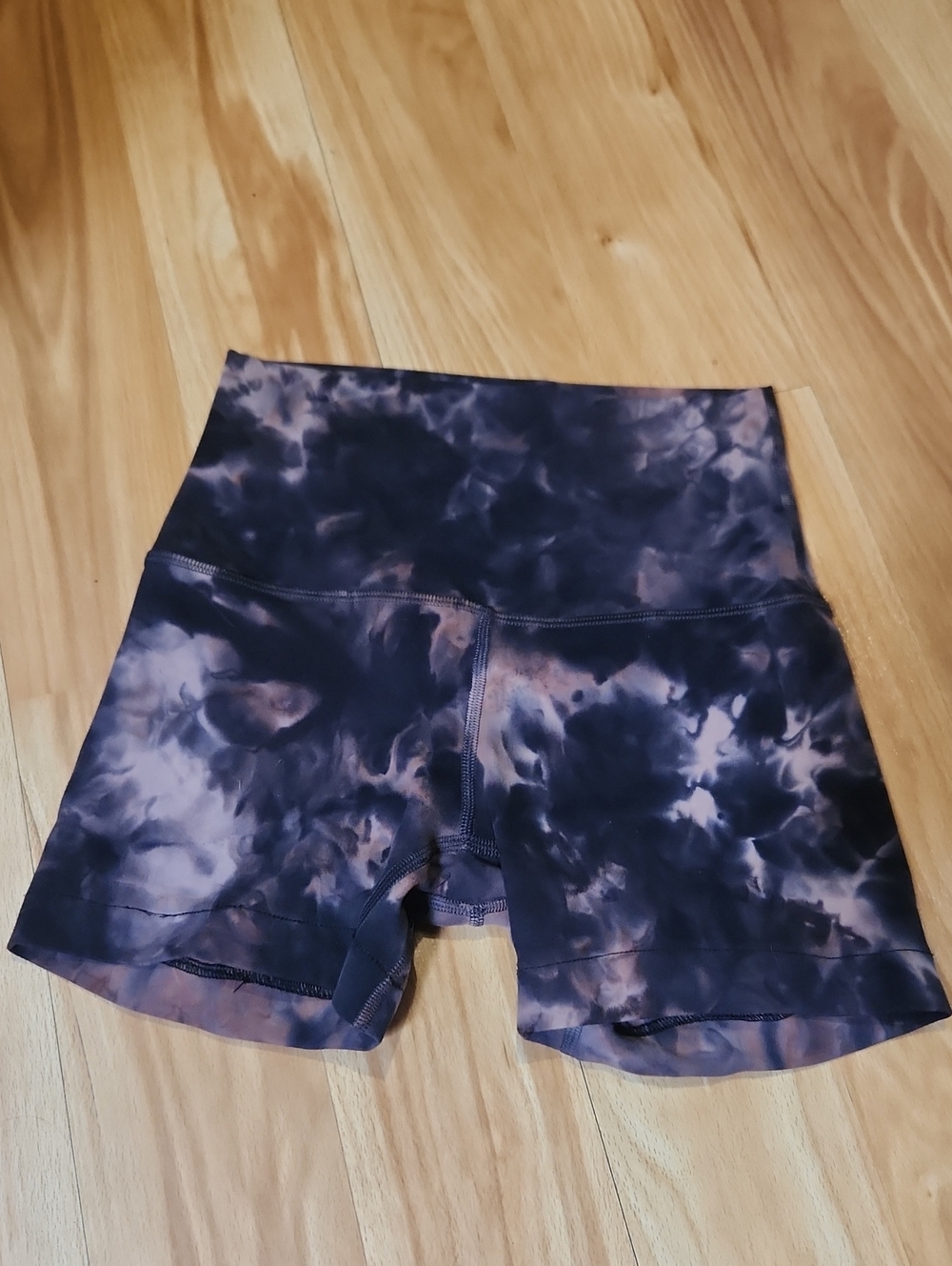 Lululemon Ice Dye Shorts, Size 2